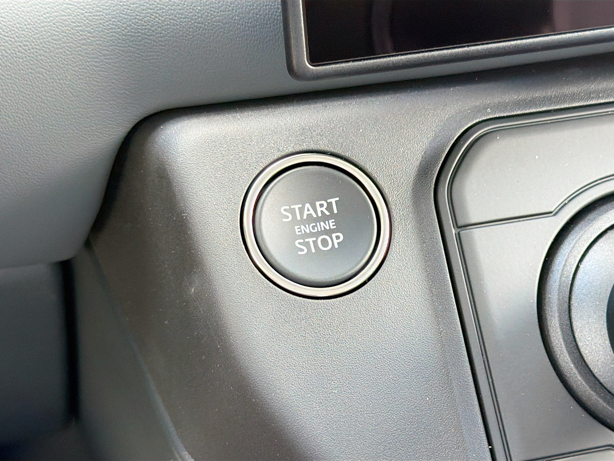 New 2026 Land Rover Defender 130 X-Dynamic SE AWD/4WD image 38