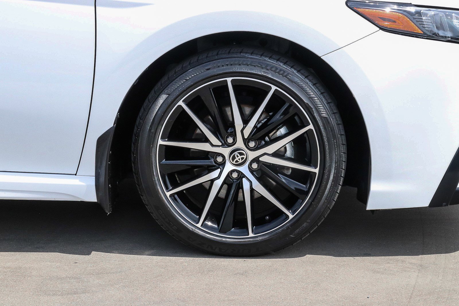 Certified 2023 Toyota Camry SE w/ Convenience Package image 9