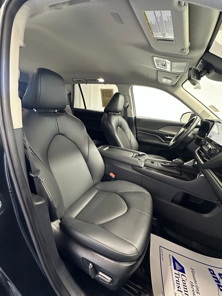 Used 2024 Toyota Grand Highlander XLE image 23