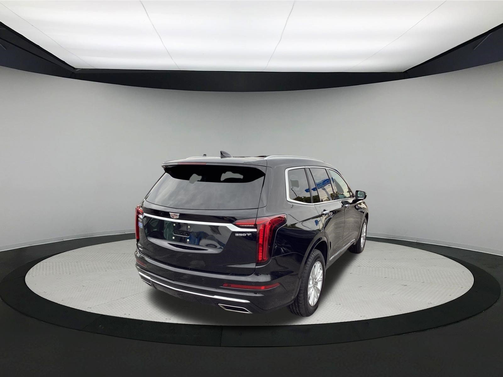 Used 2024 Cadillac XT6 Luxury w/ LPO, Floor Liner Package AWD/4WD image 8