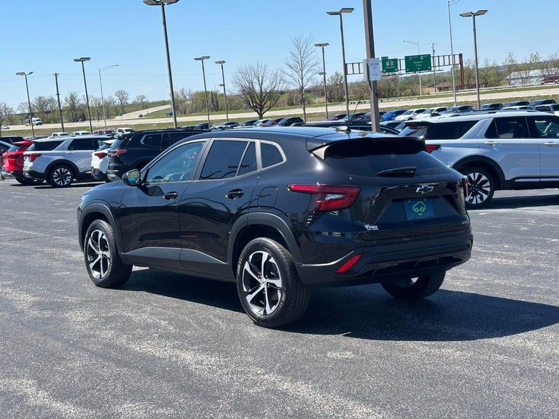 Certified 2024 Chevrolet Trax RS w/ Driver Confidence Package image 3