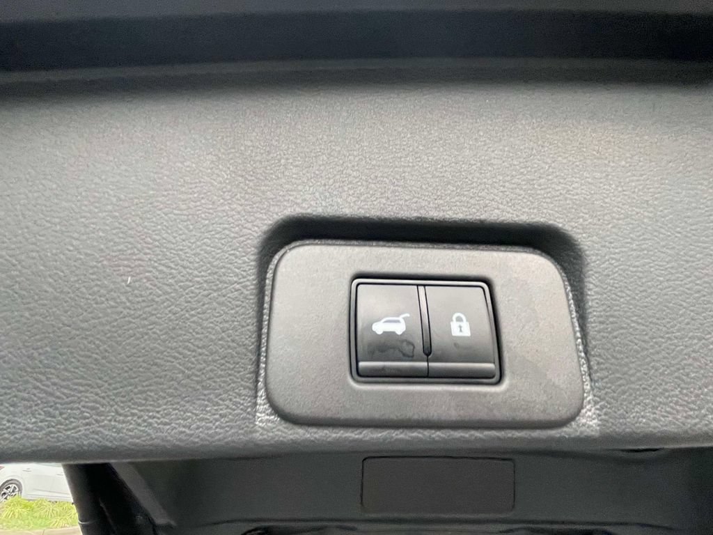 Used 2026 Nissan Rogue Platinum w/ Platinum Premium Package AWD/4WD image 10