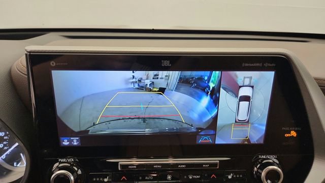 Used 2021 Toyota Highlander Platinum AWD/4WD image 17