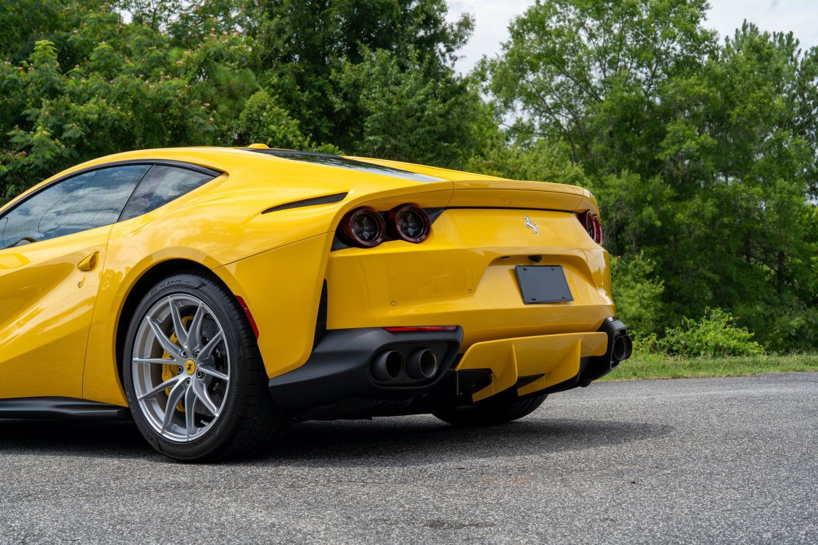 Used 2019 Ferrari 812 Superfast RWD image 21