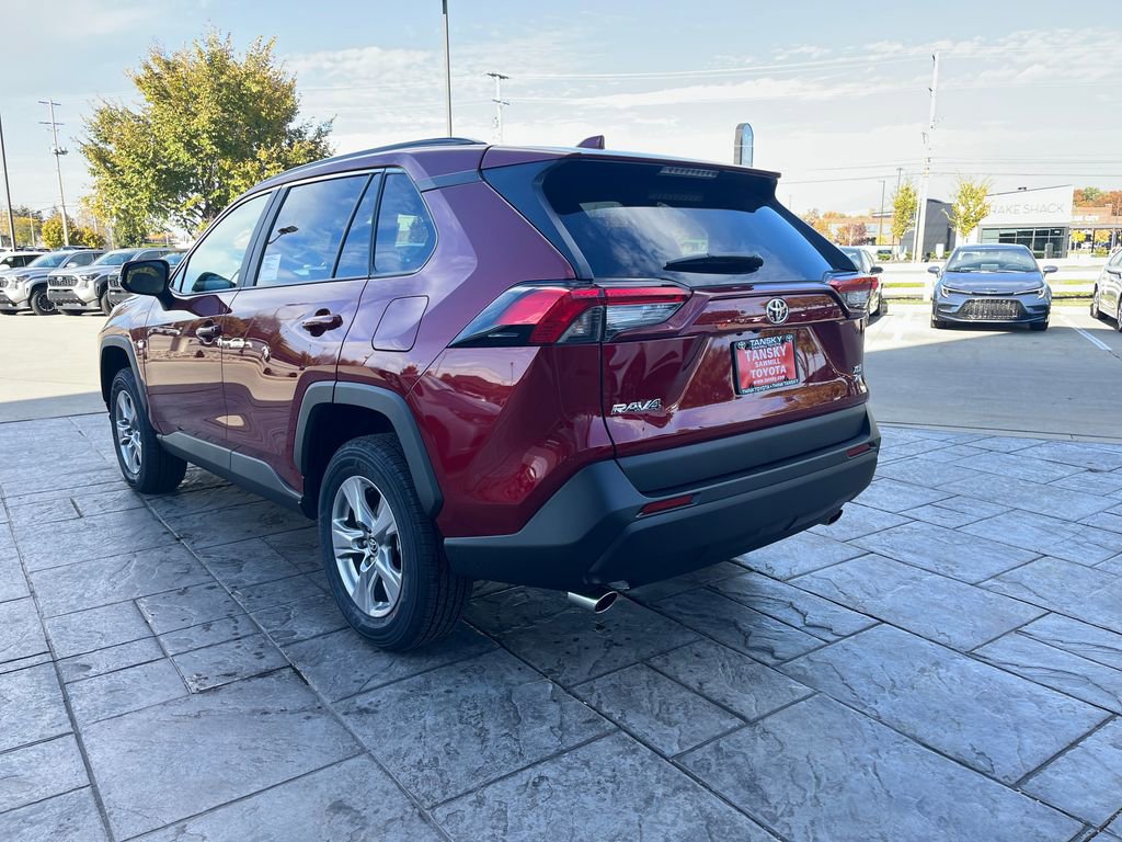 New 2025 Toyota RAV4 XLE video 3