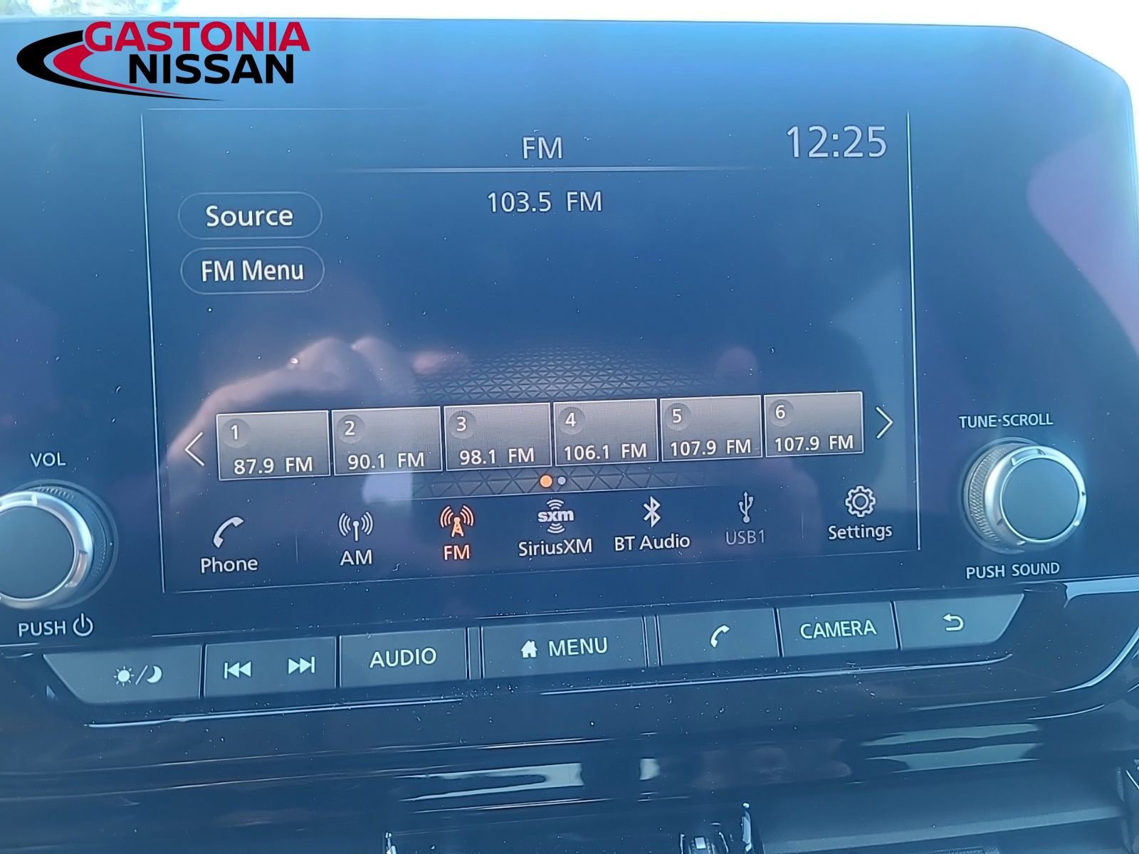 Used 2024 Nissan Pathfinder SV image 40