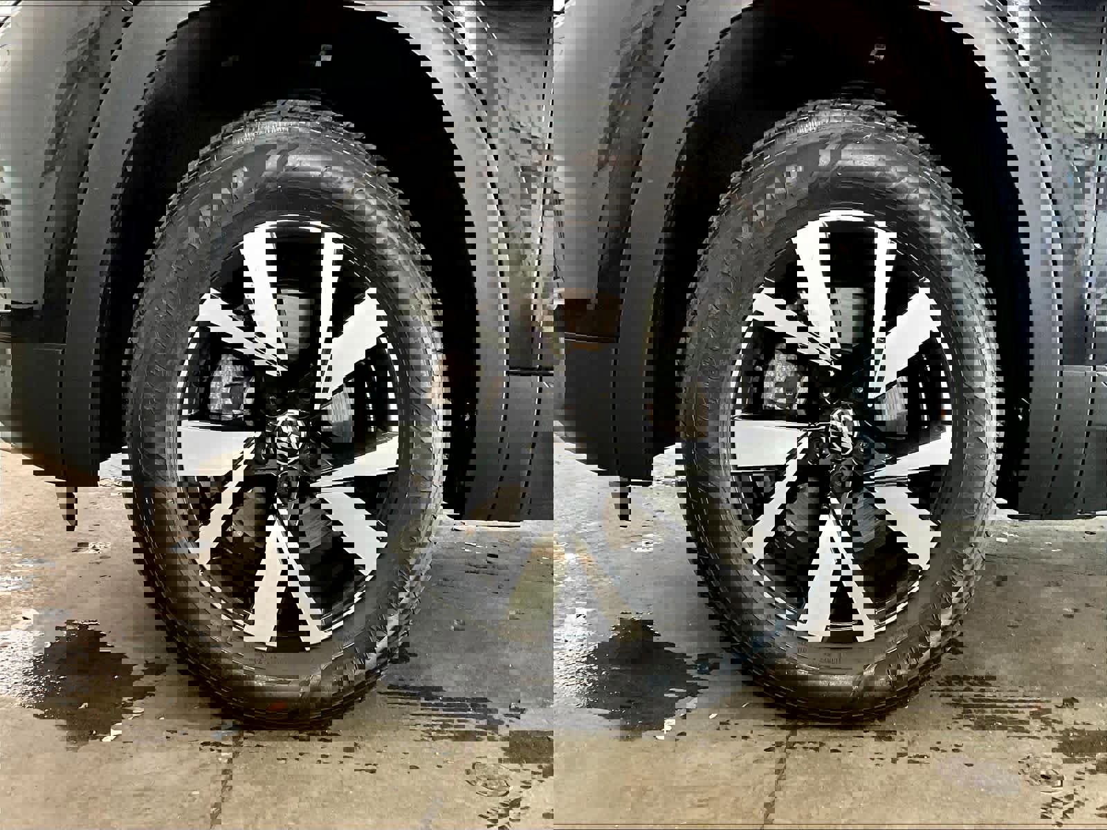 Used 2023 Volkswagen Atlas Cross Sport SE image 12