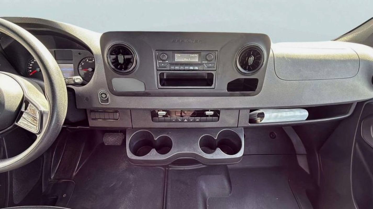 Used 2022 Mercedes-Benz Sprinter 2500 image 11