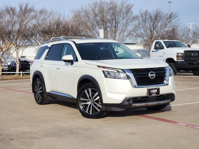 Used 2024 Nissan Pathfinder Platinum w/ Cargo Package video 2