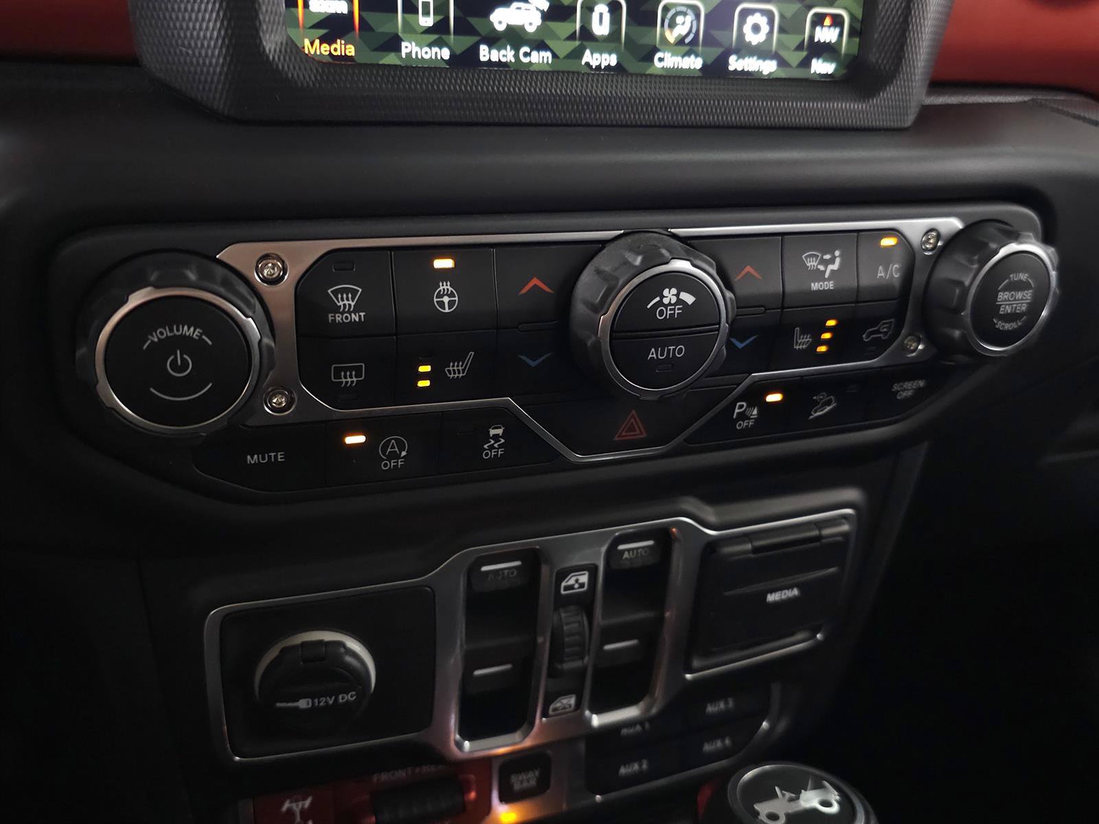 Used 2018 Jeep Wrangler Unlimited Rubicon AWD/4WD image 28