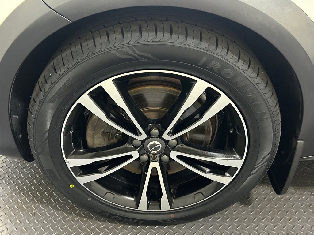Used 2018 Volvo V90 T5 Cross Country w/ Convenience Package image 20