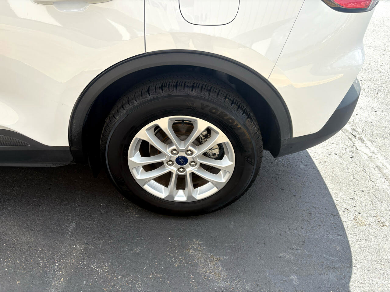 Used 2020 Ford Escape SE image 9