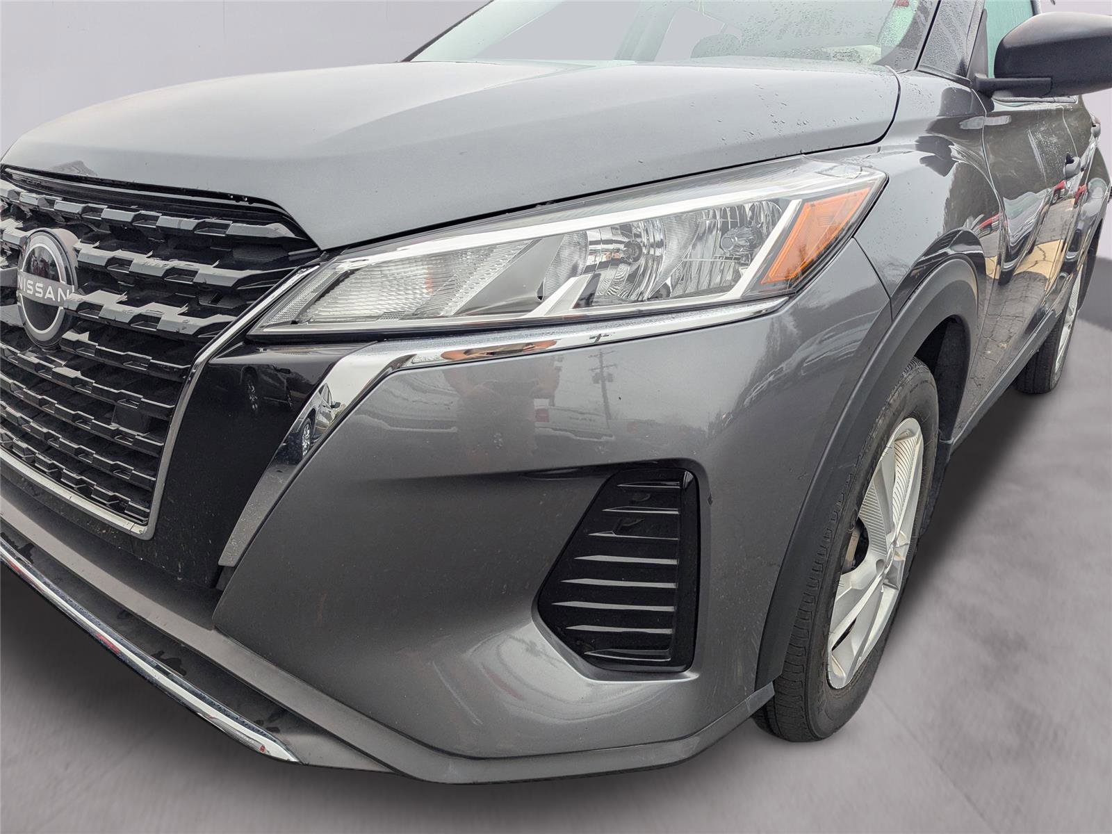 Used 2023 Nissan Kicks S image 28