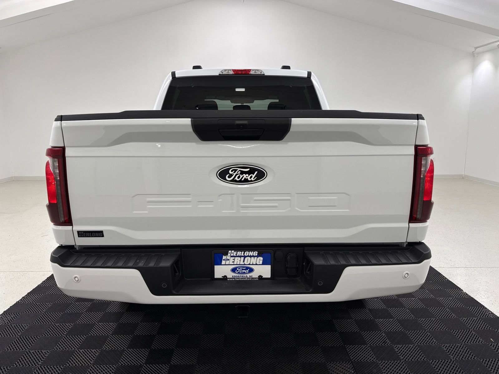 New 2026 Ford F150 XLT w/ XLT Black Appearance Package AWD/4WD image 6