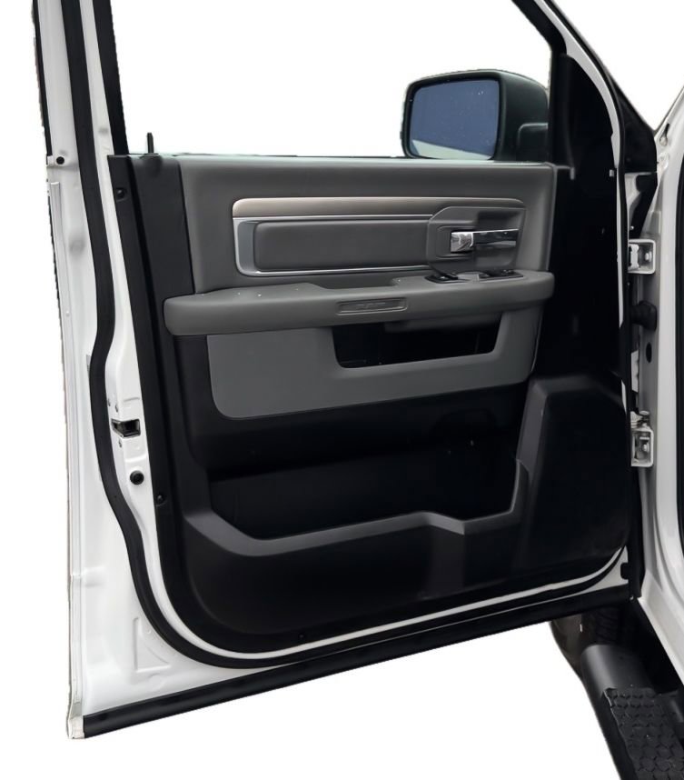 Used 2019 RAM 1500 Classic SLT AWD/4WD image 15