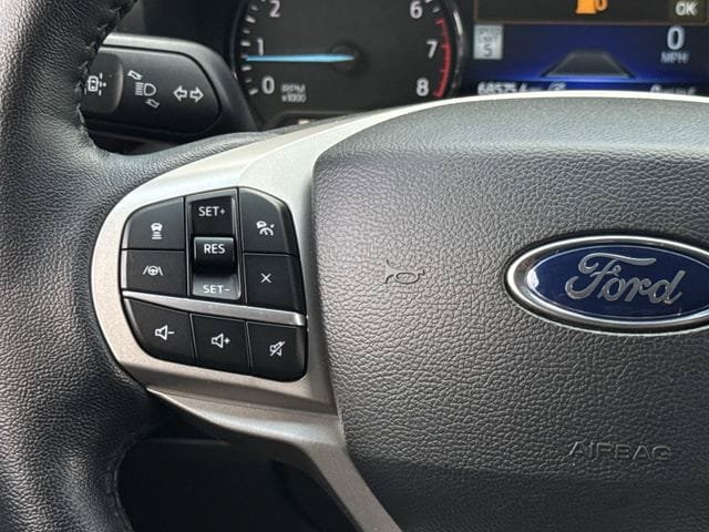 Used 2022 Ford Explorer Limited w/ Equipment Group 301A RWD image 13