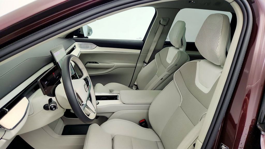 Used 2025 Volvo EX90 Ultra AWD/4WD image 20