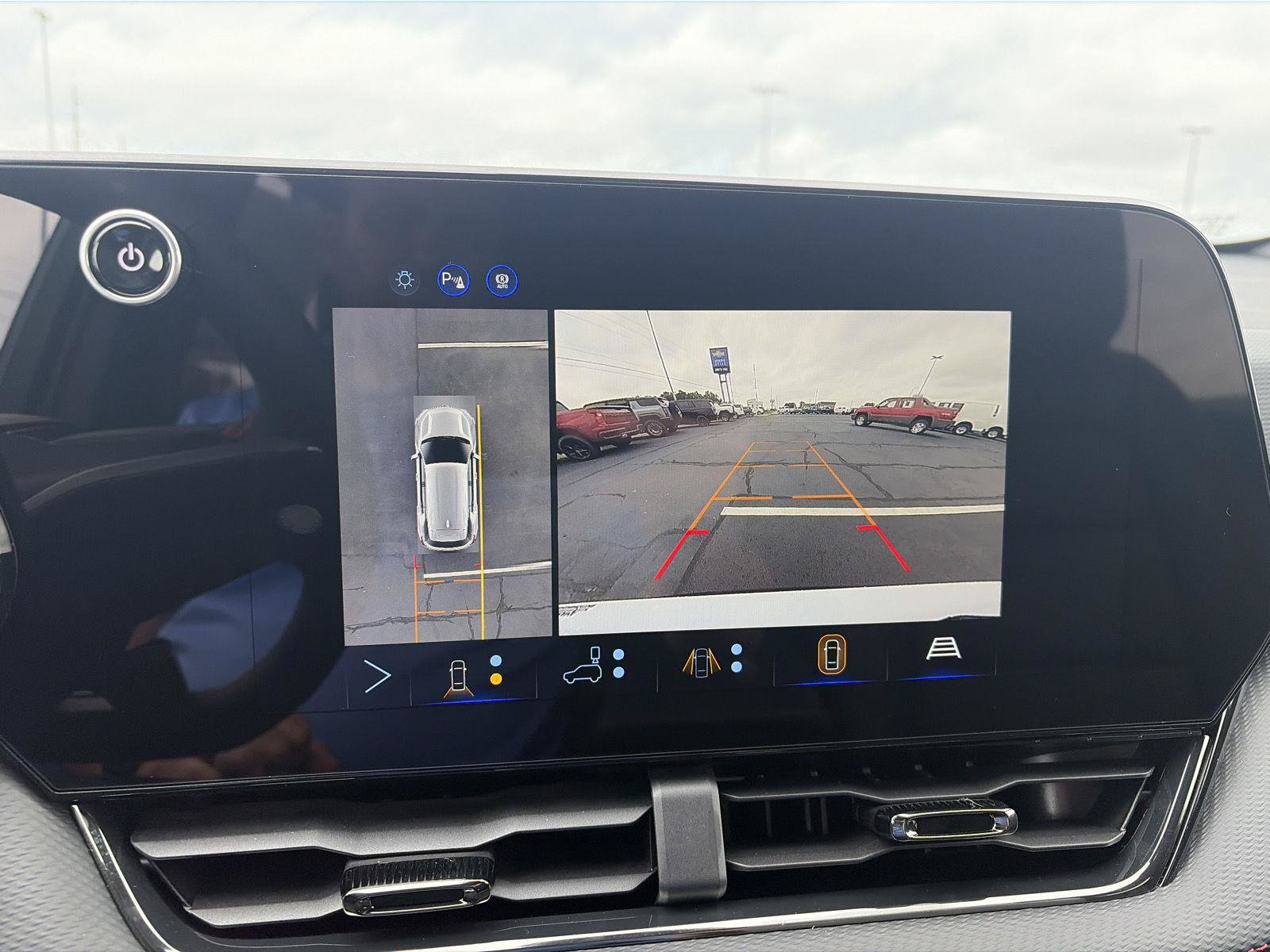 New 2027 Chevrolet Equinox RS w/ Safety and Technology Package AWD/4WD image 24