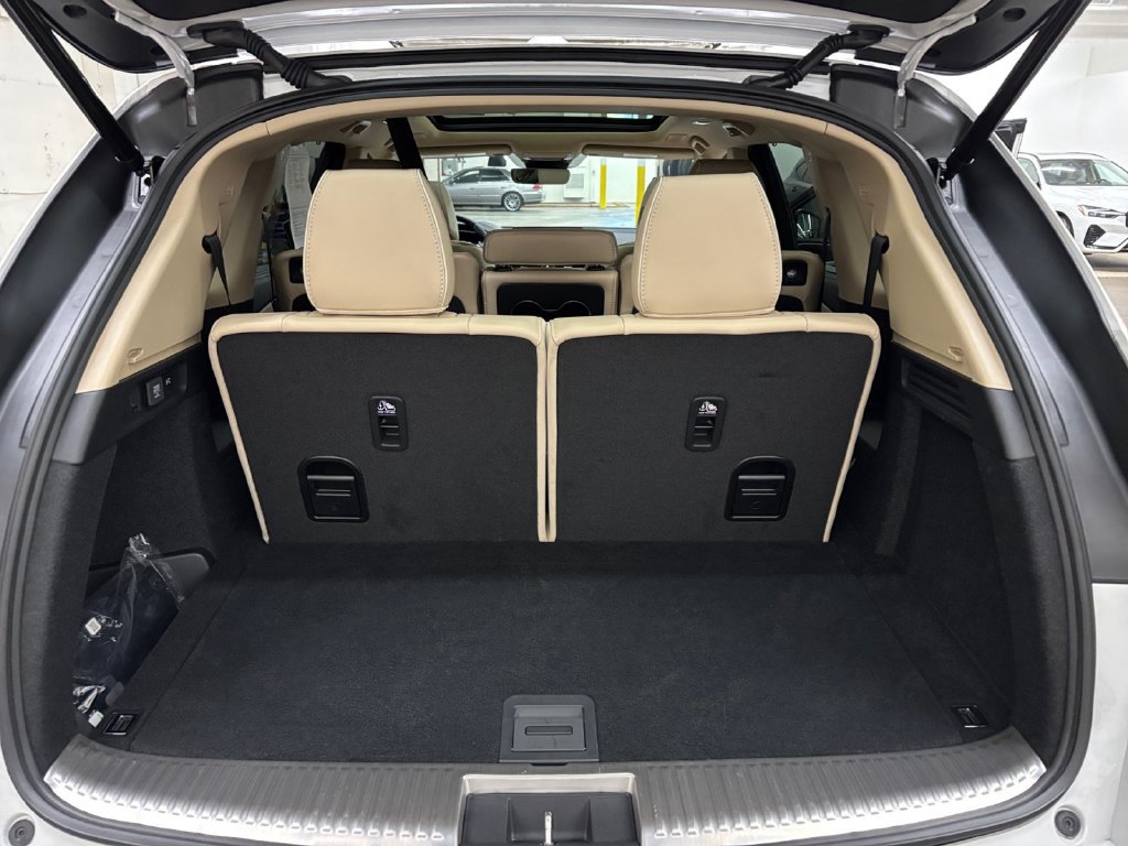 Certified 2026 Acura MDX w/ Advance Package AWD/4WD image 17