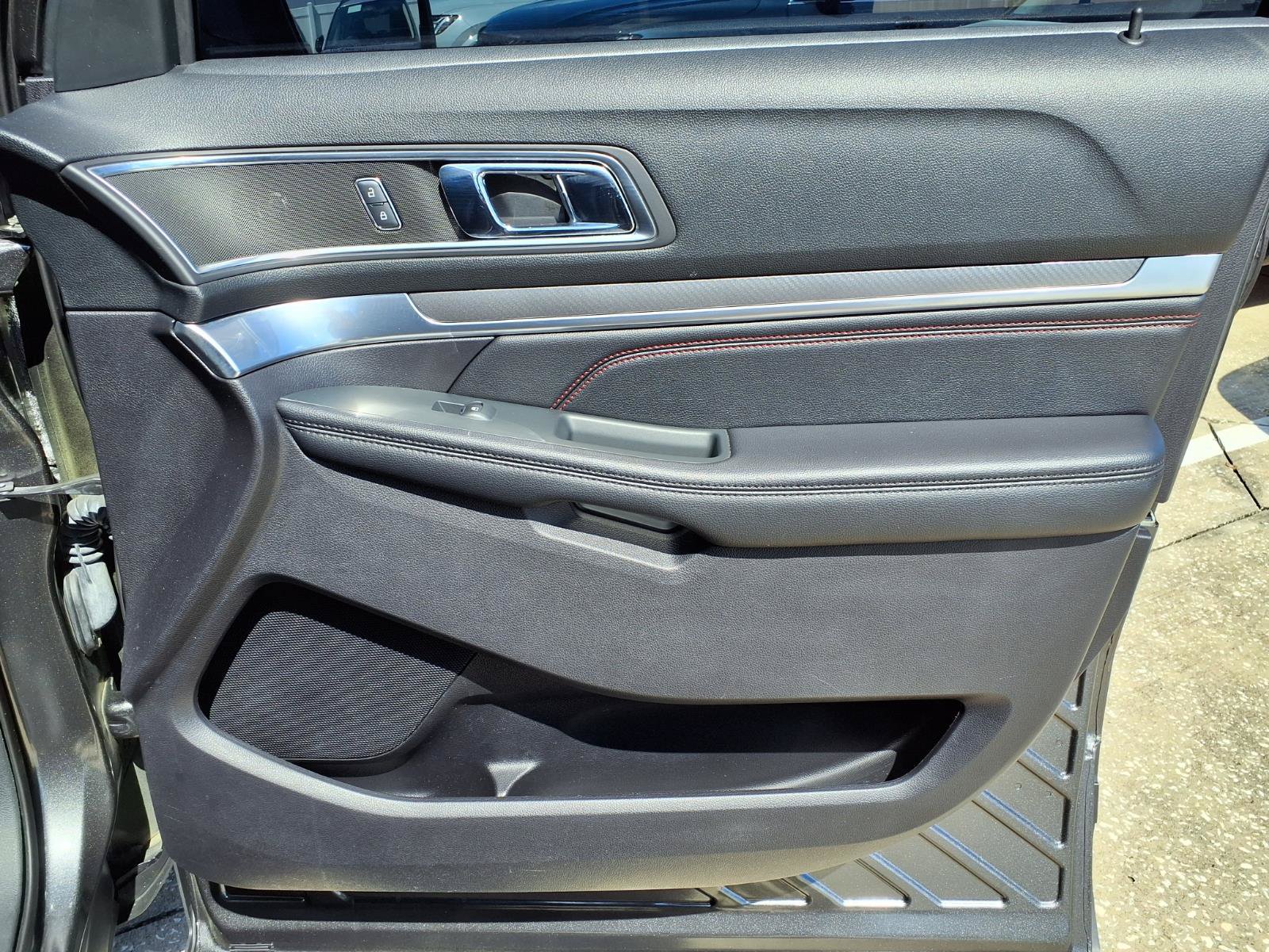 Used 2019 Ford Explorer Sport w/ Equipment Group 401A AWD/4WD image 13