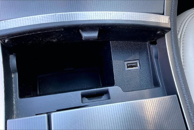 Used 2018 Lincoln MKZ Reserve w/ Technology Package FWD image 33