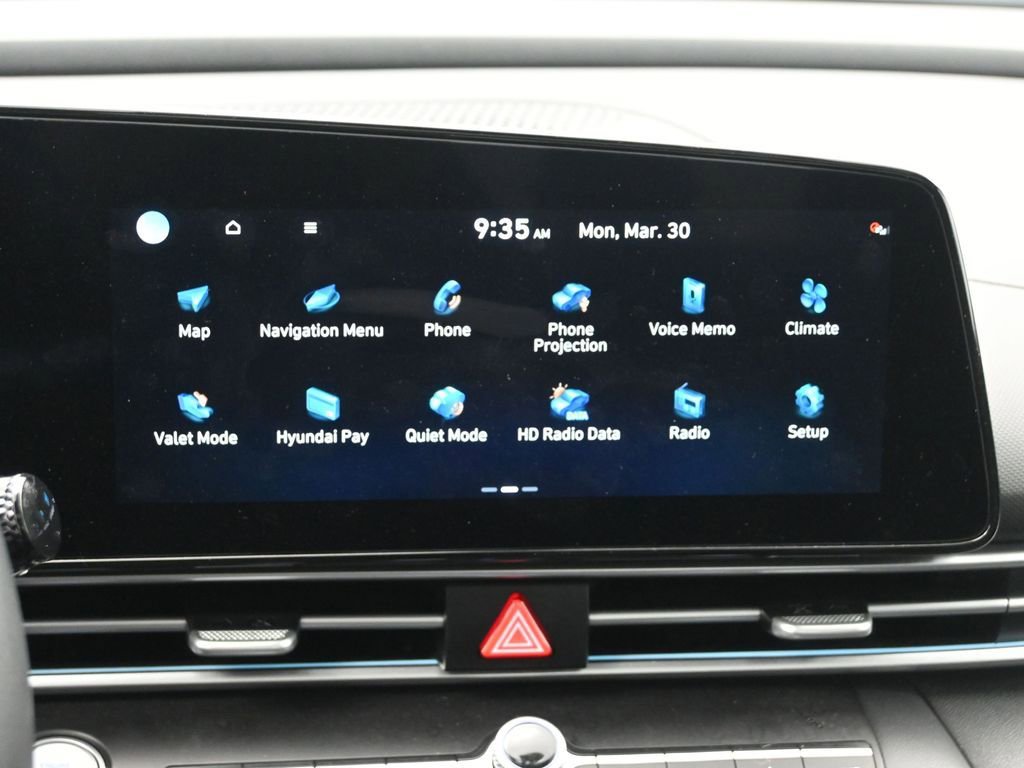 Certified 2025 Hyundai Elantra Limited FWD image 15