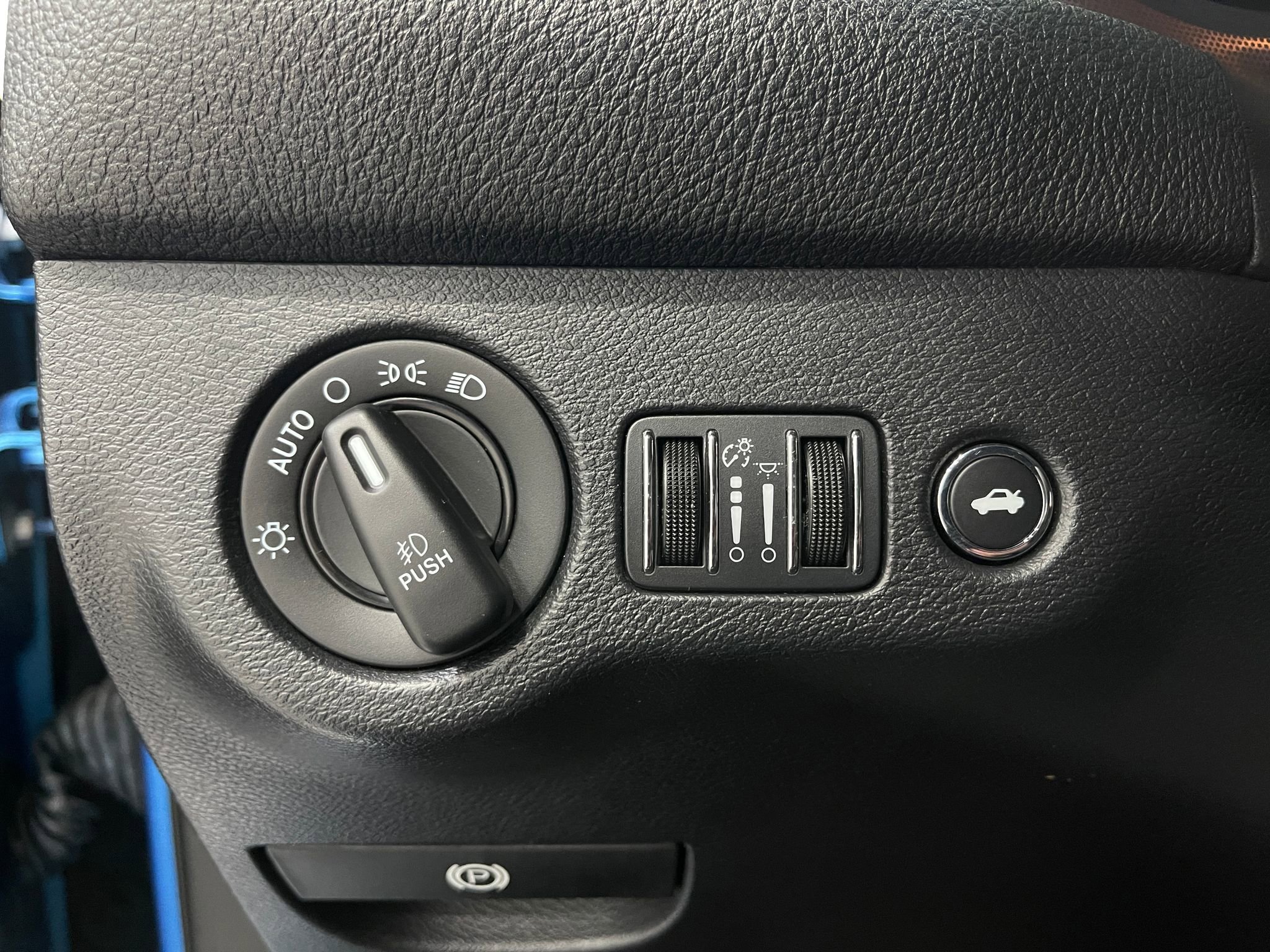 Used 2016 Dodge Challenger SRT w/ Technology Group image 21