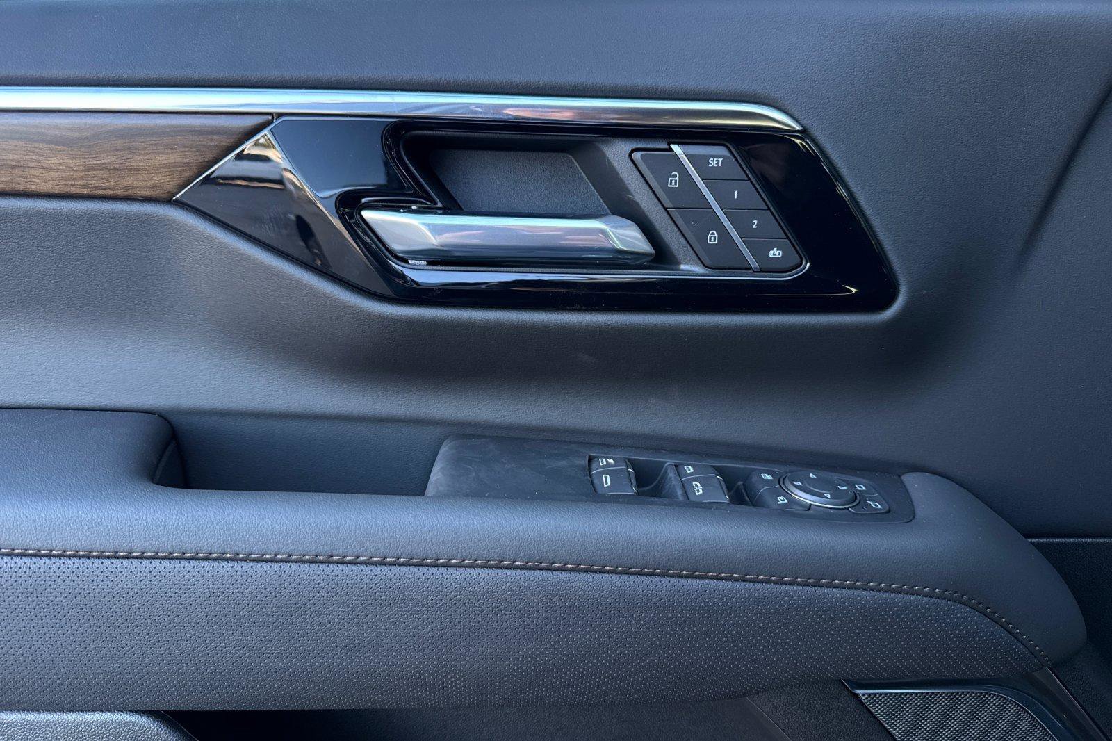 New 2026 Chevrolet Suburban High Country image 13