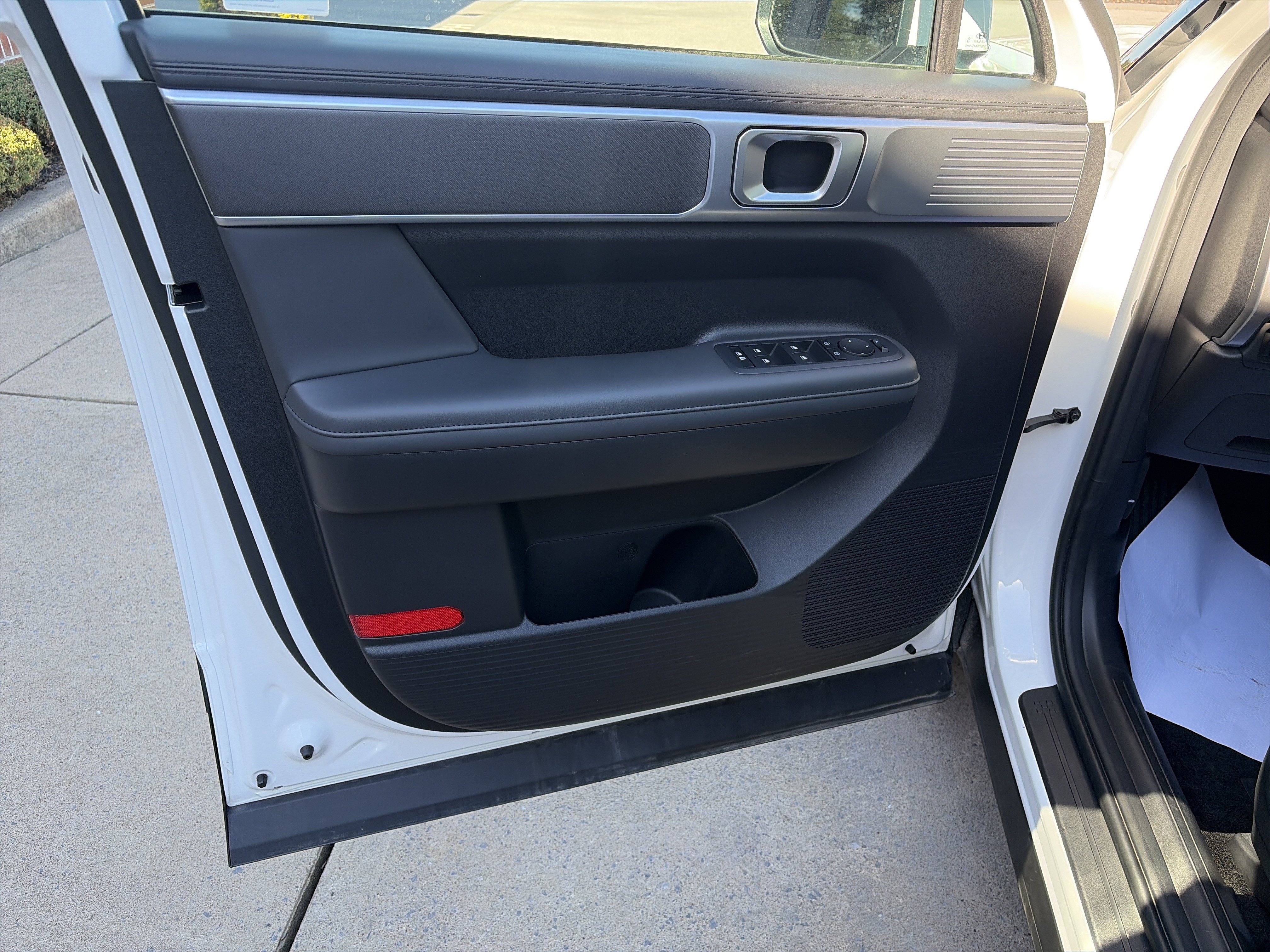Certified 2025 Hyundai Santa Fe SEL AWD/4WD image 16