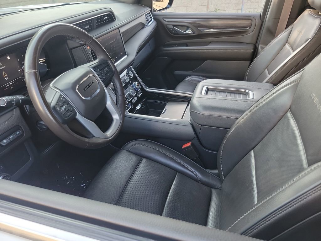 Used 2022 GMC Yukon Denali RWD image 3