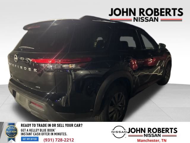 Used 2025 Nissan Pathfinder SV image 6
