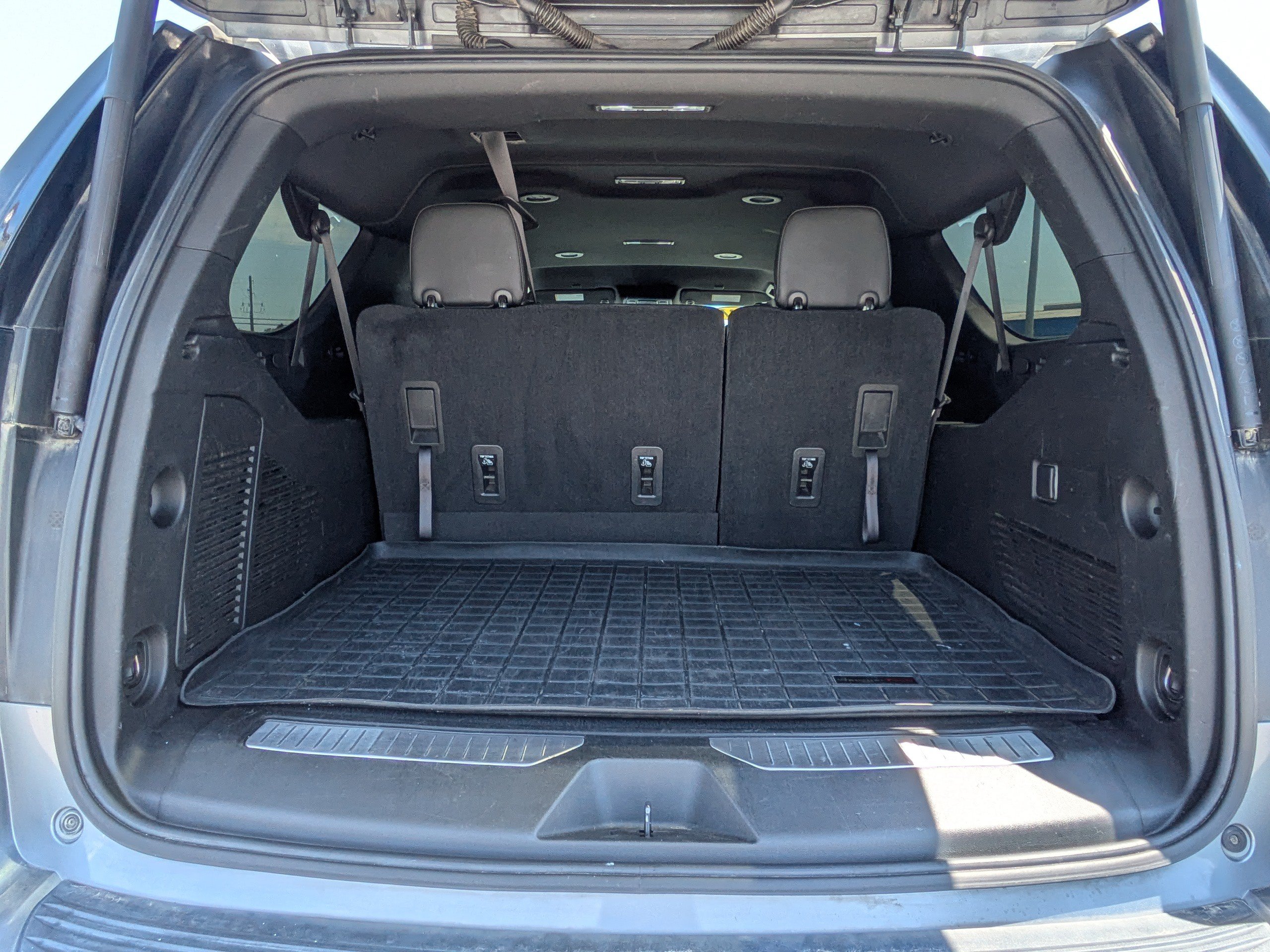 Used 2021 Chevrolet Suburban RST w/ Rear Media and Nav Package RWD image 13