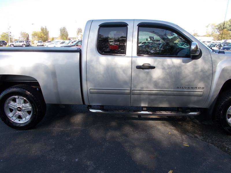 Used 2011 Chevrolet Silverado 1500 LT w/ All-Star Edition AWD/4WD image 12