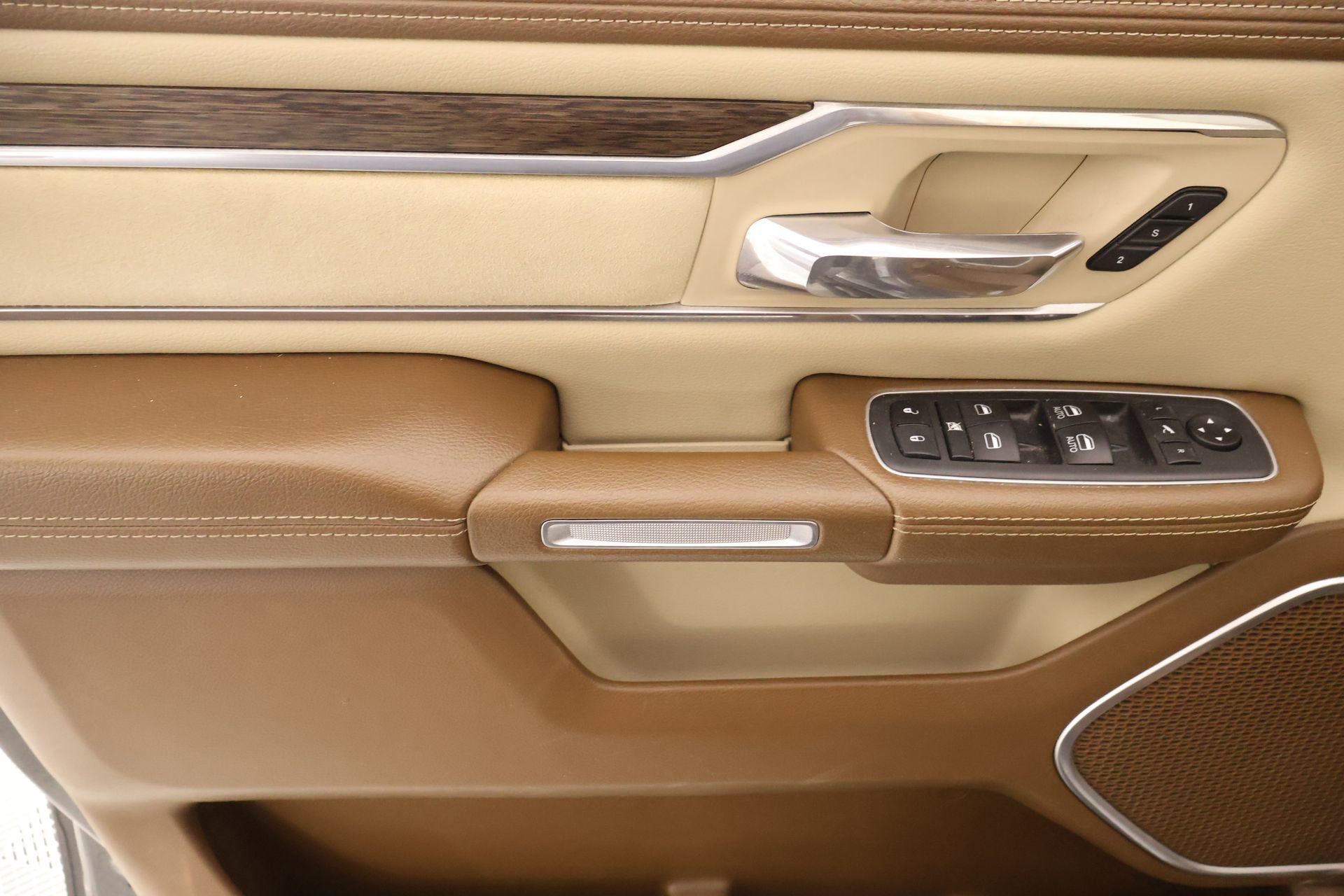 Used 2020 RAM 1500 Laramie image 15