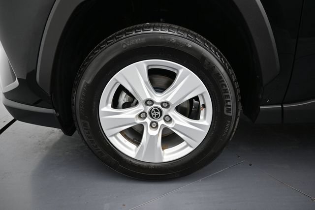 Used 2021 Toyota RAV4 XLE FWD image 9