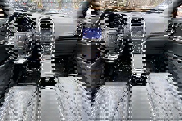 Used 2019 Lincoln Nautilus Reserve image 15