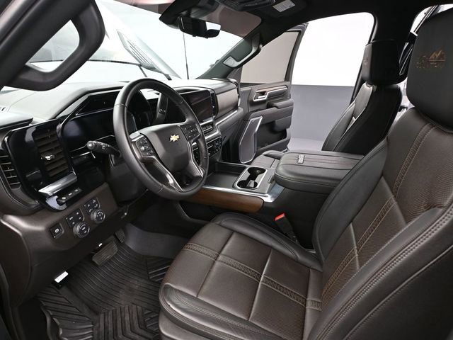 Used 2024 Chevrolet Silverado 3500 High Country w/ Technology Package image 30