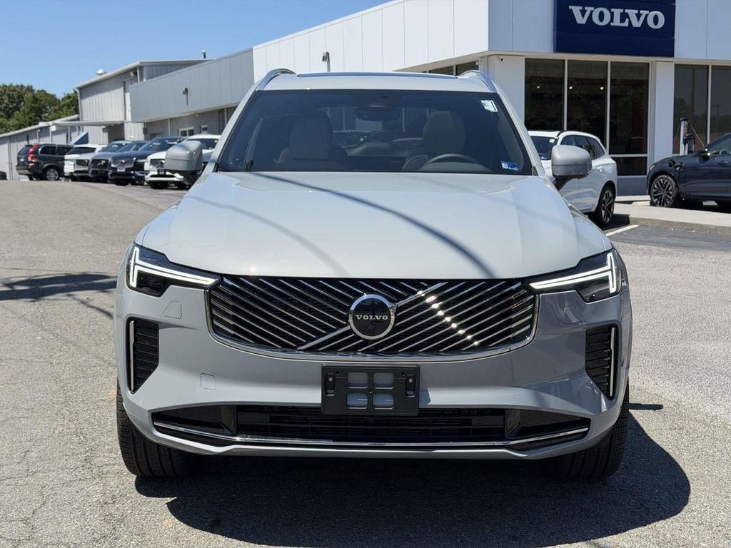 New 2026 Volvo XC90 B5 Plus w/ Protection Package Premier AWD/4WD image 23
