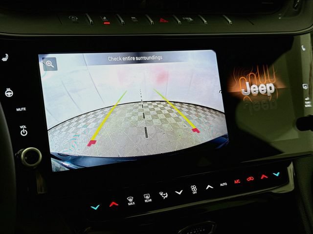 Used 2026 Jeep Grand Cherokee Limited AWD/4WD image 14