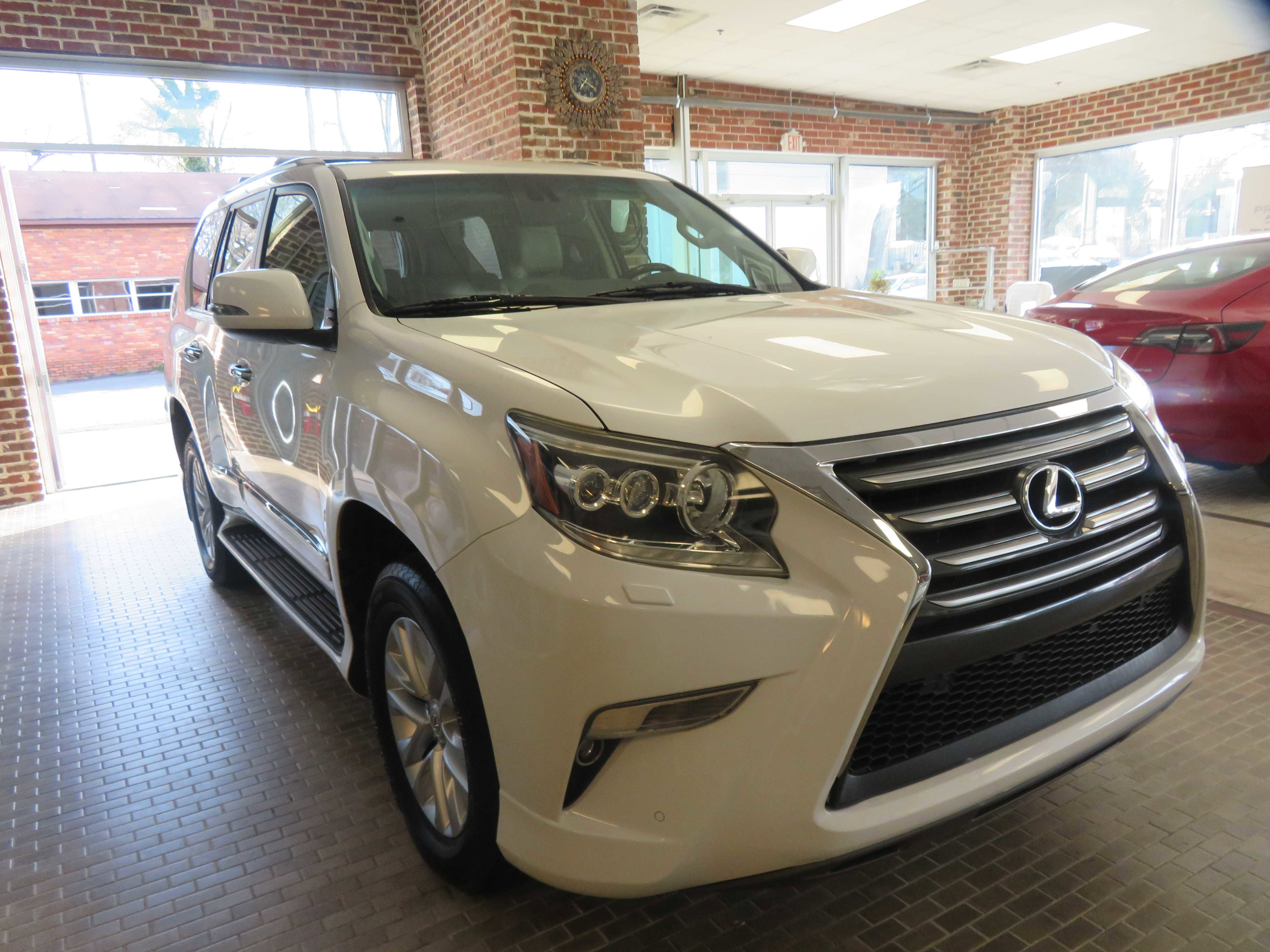 Used 2014 Lexus GX 460 w/ Premium Package image 3