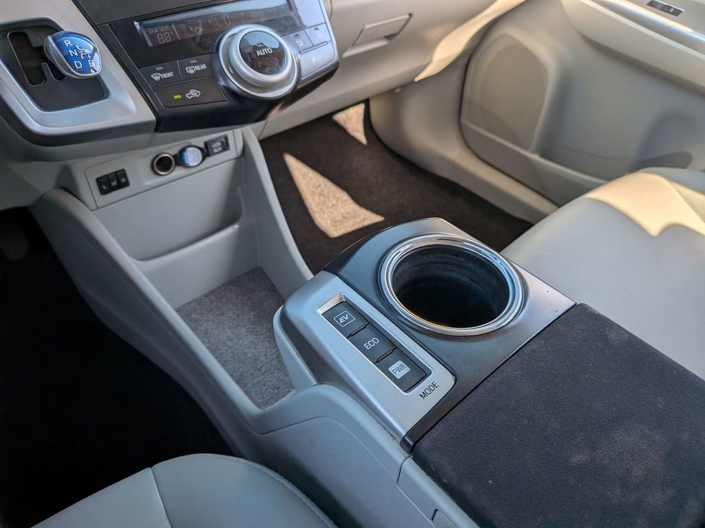 Used 2013 Toyota Prius V Five FWD image 27