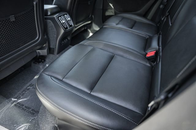 Used 2025 Volvo XC40 B5 Plus AWD/4WD image 35