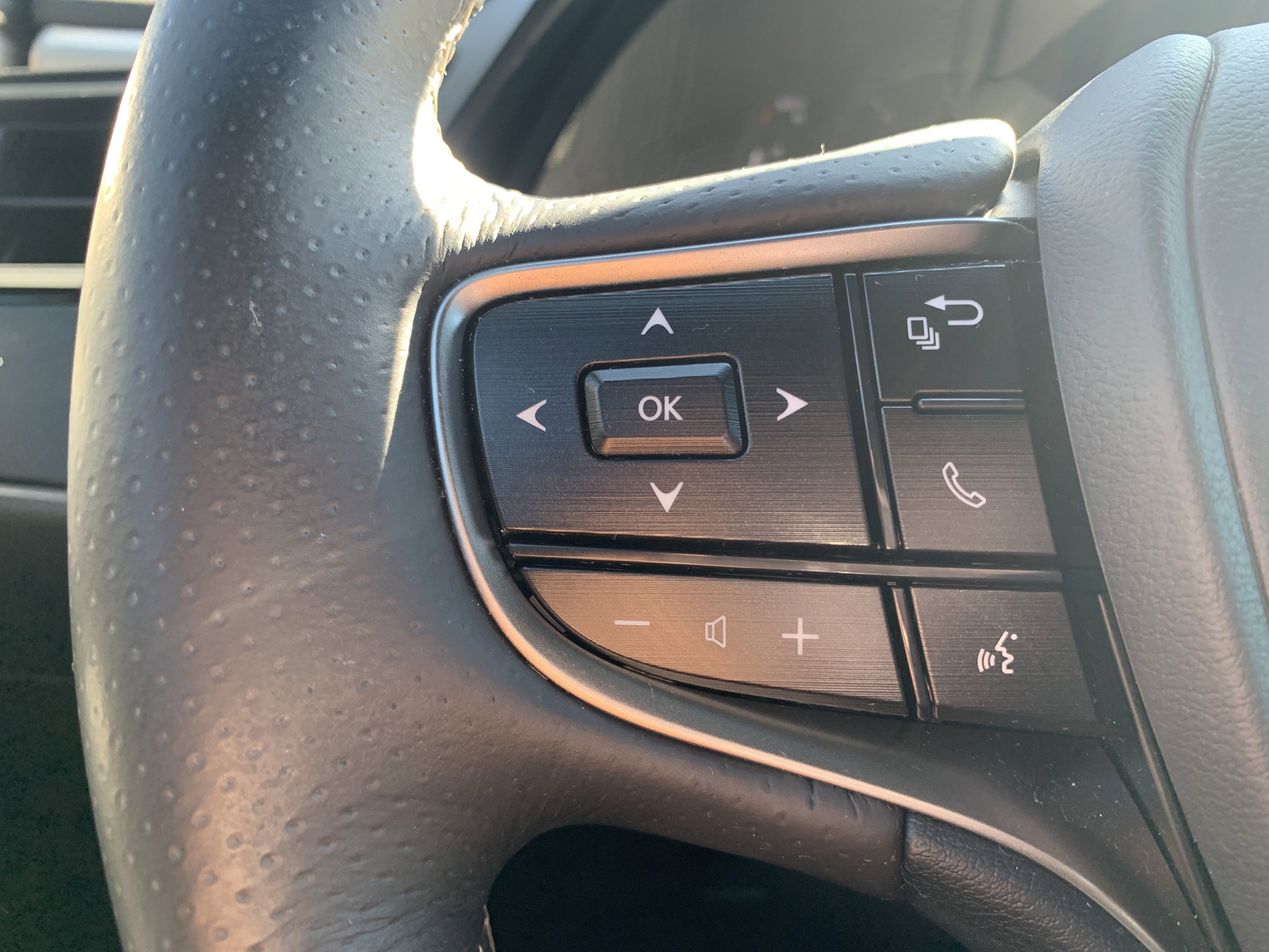 Certified 2023 Lexus ES 350 F Sport w/ Accessory Package (Z2) image 19