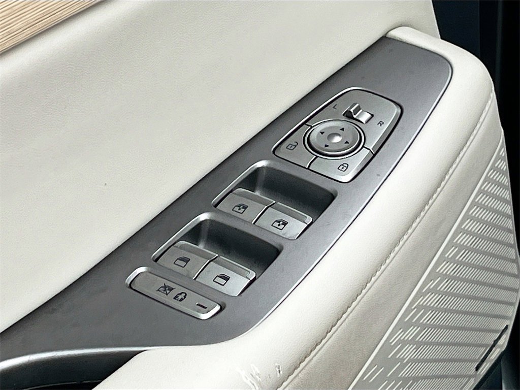 Used 2023 Hyundai Palisade Limited w/ Cargo Package image 18