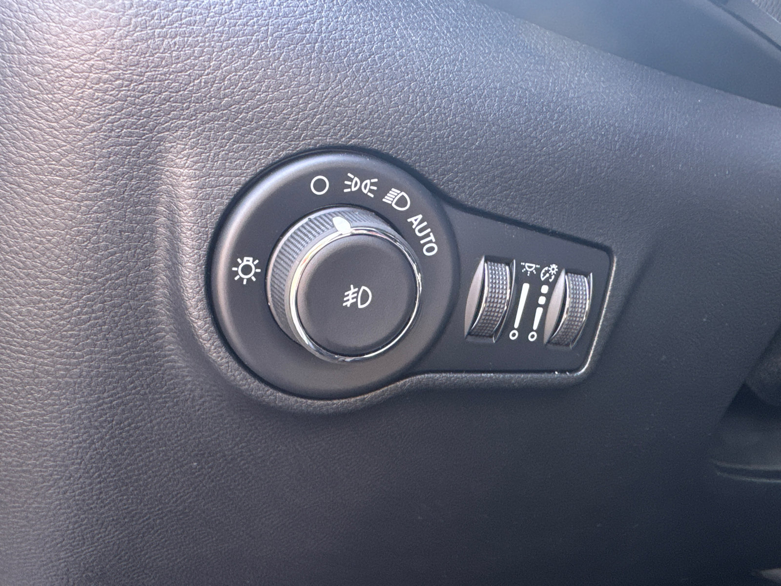 New 2026 Jeep Compass Latitude AWD/4WD image 32