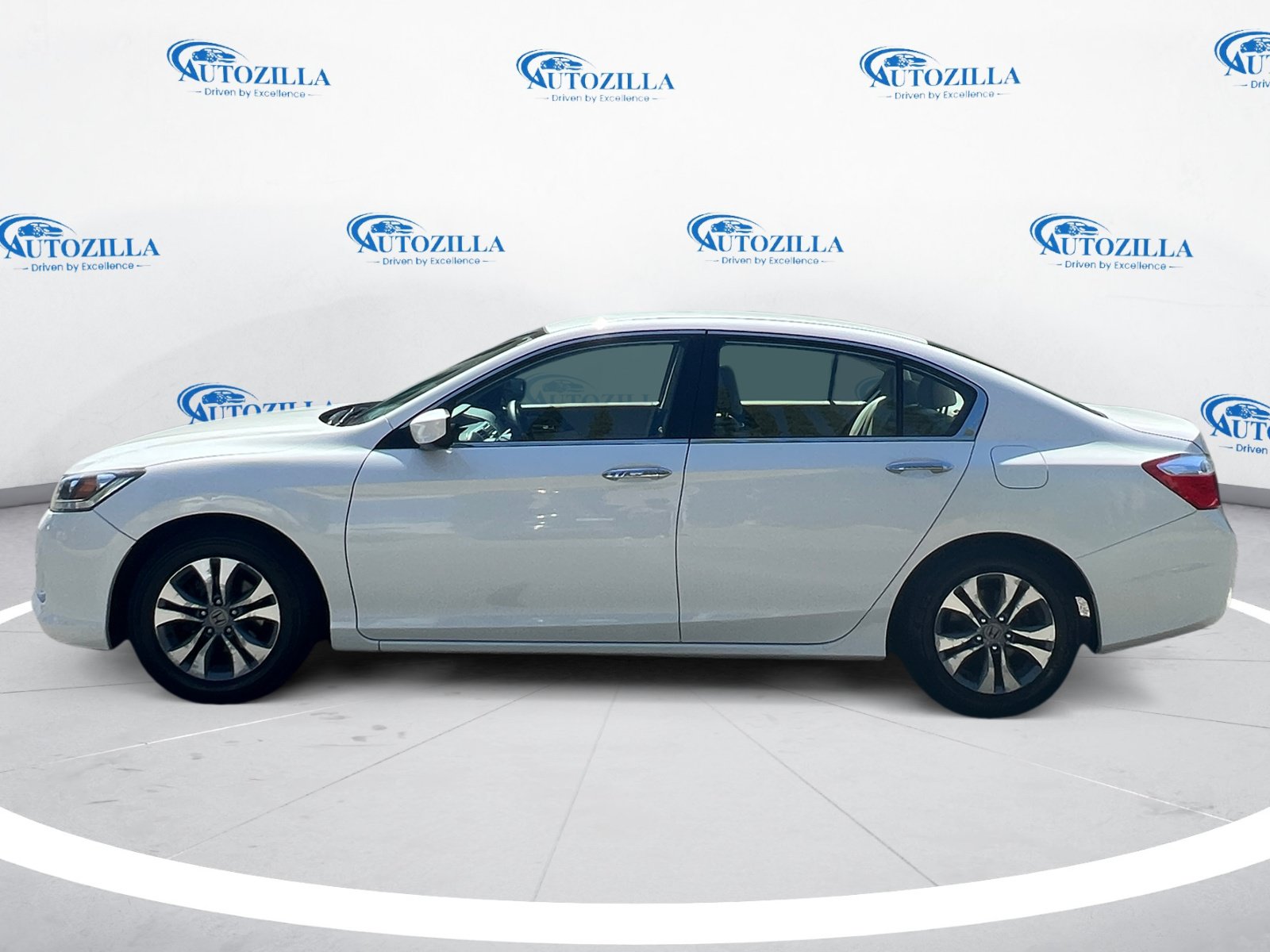 Used 2015 Honda Accord LX image 2