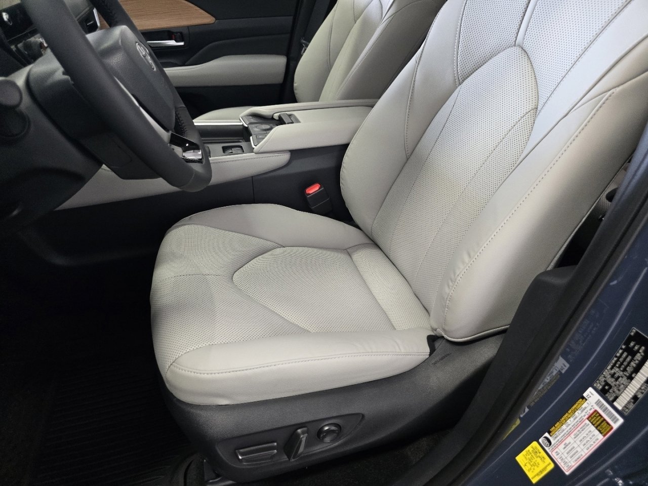 New 2026 Toyota Grand Highlander Limited AWD/4WD image 26