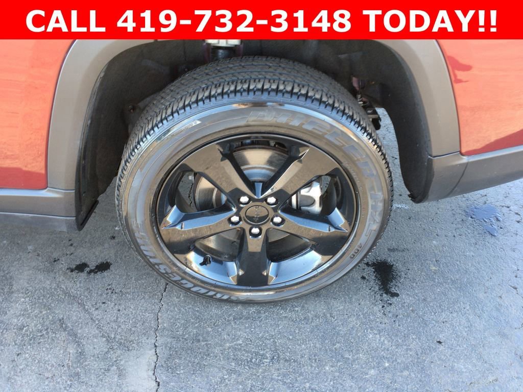 Used 2023 Jeep Grand Cherokee L Laredo AWD/4WD image 28