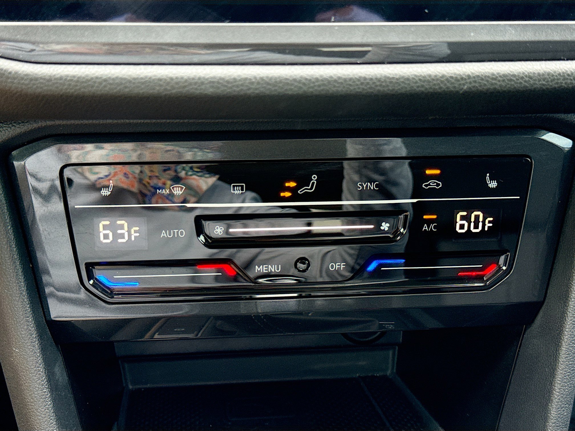 Used 2024 Volkswagen Tiguan SE FWD image 35