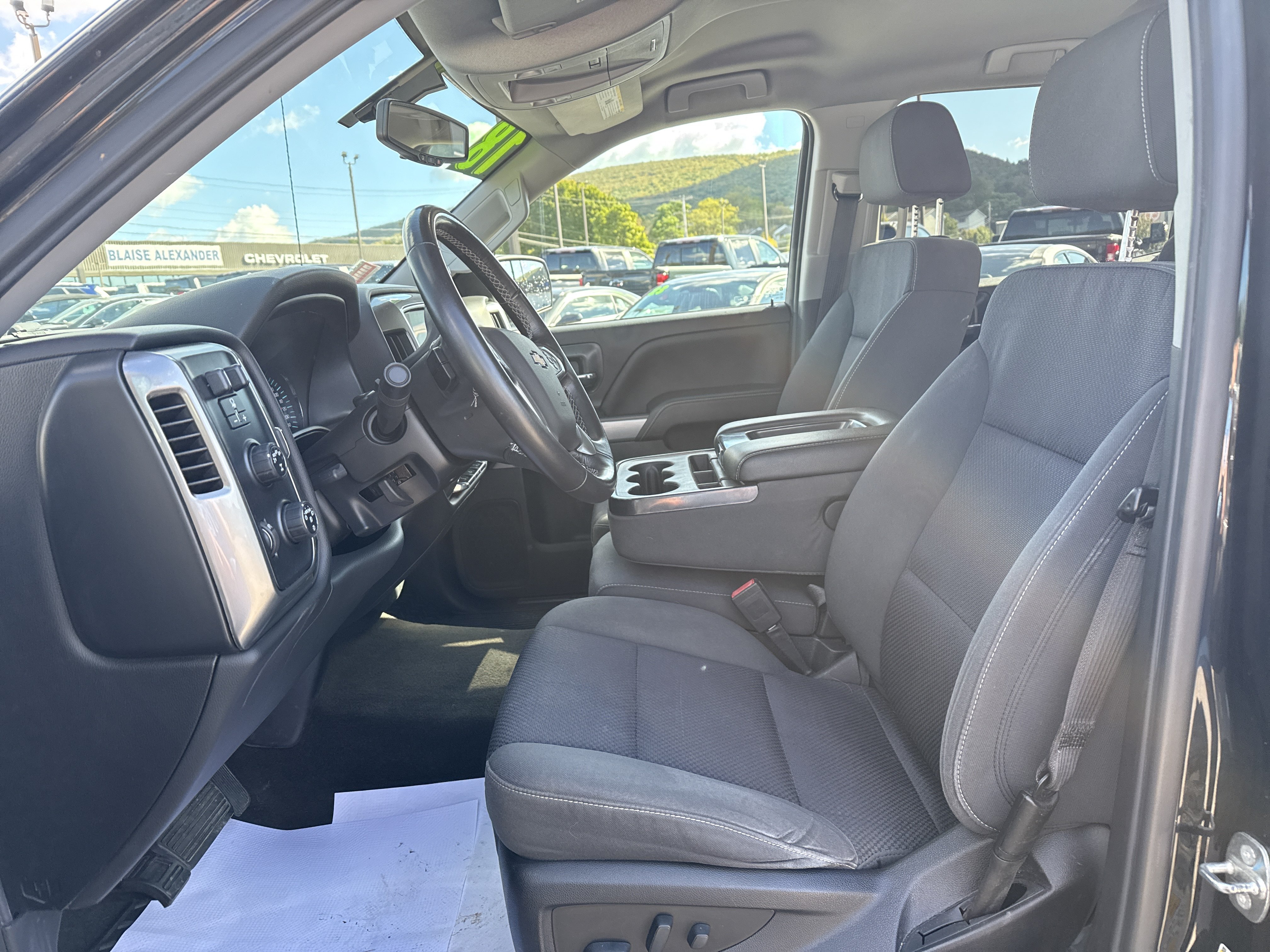 Used 2018 Chevrolet Silverado 1500 LT w/ All Star Edition AWD/4WD image 12